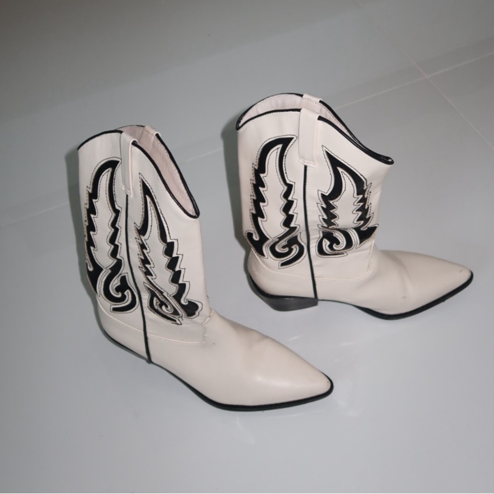 White and black cowgirl boots
